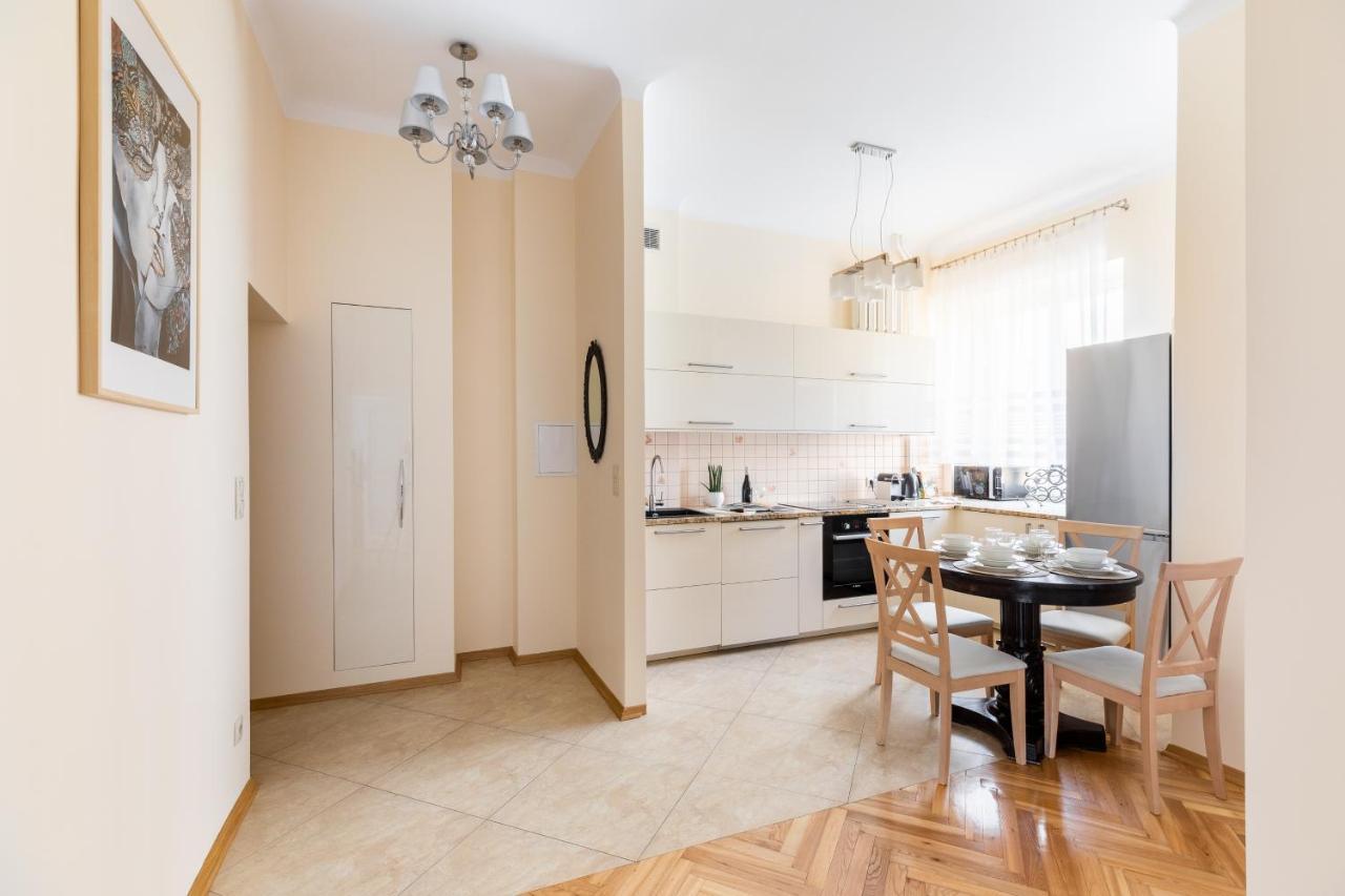 ורשה P&O Serviced Apartments Plac Konstytucji מראה חיצוני תמונה